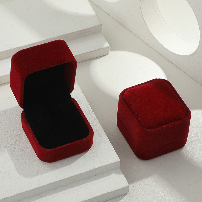 Square Red Engagement Velvet E – Body Jewelry Display Bewertung und Preis